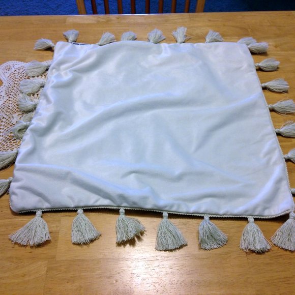 Western Home pillow cover with tassels - Picture 1 of 4
